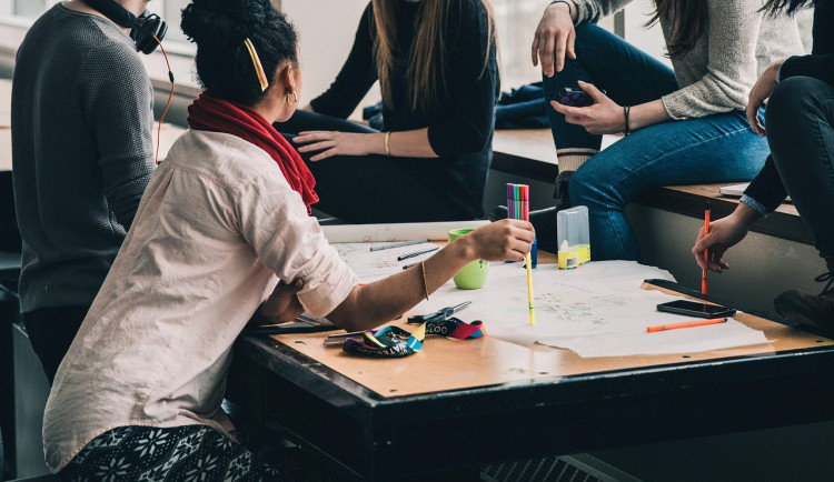 Počet středoškoláků na jihu Čech několik let stoupá, nyní jich je přes 31 tisíc