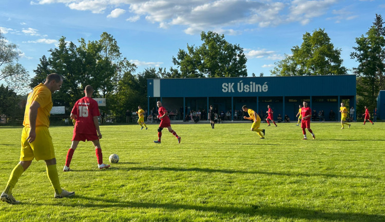 Zápas Úsilného a Kamenného Újezdu.