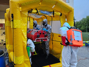 V táborské nemocnici přijali pacienta s vysoce nebezpečnou nákazou, zasahoval biohazard tým