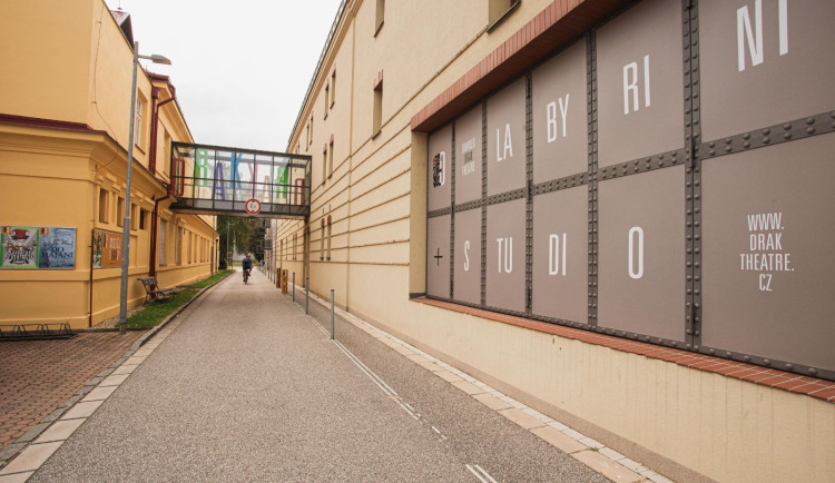 Divadlo Drak připravuje výstavu pro nejmenší. Oslaví tak Den dětí