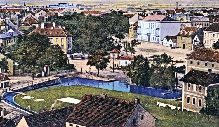 DRBNA HISTORIČKA: Staré bělidlo stálo u Dlouhého mostu, s prádlem tam pomáhaly i děti