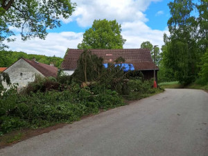 U Českého Krumlova se objevilo tornádo. Znělo to jako jedoucí kolona bagrů, popisují svědci