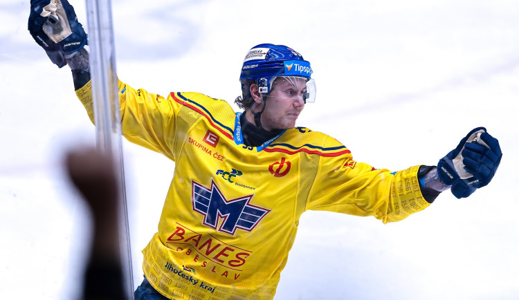 Dánům vybojoval účast v semifinále útočník Motoru Nick Olsen