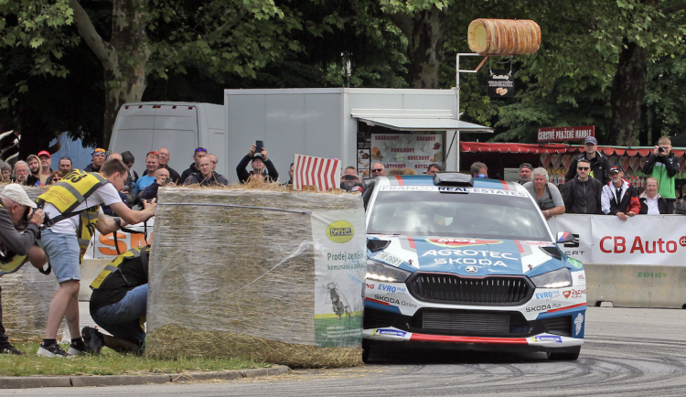 První etapu Rallye Český Krumlov ovládl Kopecký. V čele je o 21 sekund.