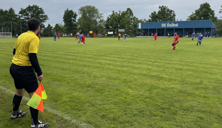 Čtyři Dvory B v zápase na hřišti Úsilného.