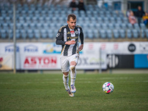 Talentovaný bek Hodouš končí v Dynamu. Sparta ho stáhla zpět a posílá do Liberce