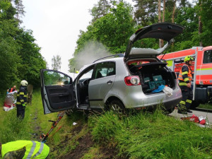 Nehodu u Kardašovy Řečice způsobil řidič se zákazem řízení, zranilo se šest lidí