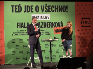 Politici na jihu Čech oslovují voliče na besedách nebo u stánků