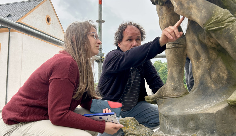 Na hospitálu Kuks začalo restaurování sochy od Matyáše Bernarda Brauna