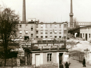 DRBNA HISTORIČKA: Tam, kde kdysi voněly tužky, dnes projíždí jen vlaky ke Kovošrotu