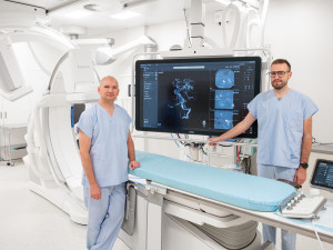 Průlomový zákrok v Budějovicích. Stent zachránil pacienta s výdutí mozkové tepny