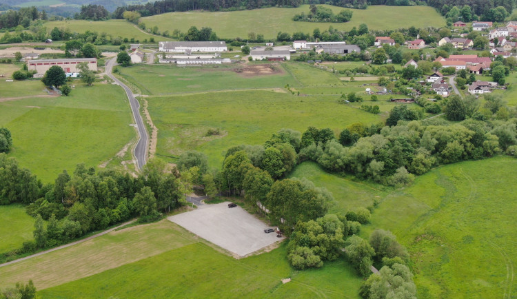 Nová silnice usnadní přístup k hoslovickému mlýnu.