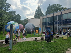 Komiksová výstava ukrývá možnost pojmenovat planetku ve vesmíru