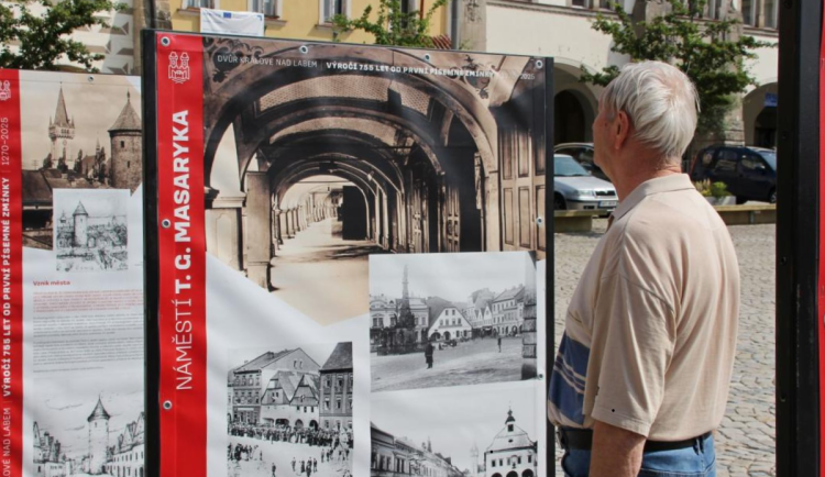 Dvůr Králové slaví 755 let od první písemné zmínky. Události připomíná výstava