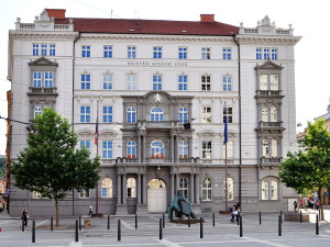 Jedna minuta zastupitelům k přednesení dotazu nestačí, potvrdil Nejvyšší správní soud