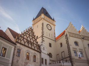 Tábor chce využít zahradu divadla Oskara Nedbala pro vybudování parkovacích míst