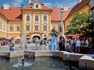 Borůvkobraní v Borovanech – to je festival chutí, hudby a zábavy