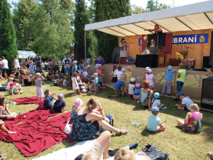 Borůvkobraní v Borovanech – to je festival chutí, hudby a zábavy