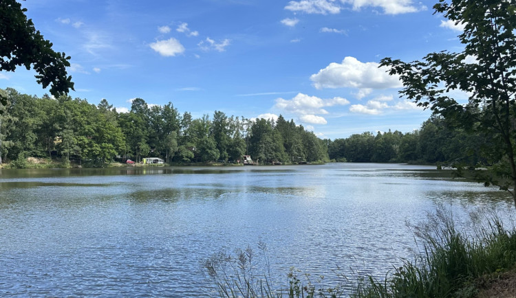 Rudolfov schválil vznik parku Údolí Rudolfovského potoka