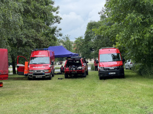 Devítiletá dívka měla u centra Budějc spadnout do řeky. Pátrají po ní policisté a hasiči