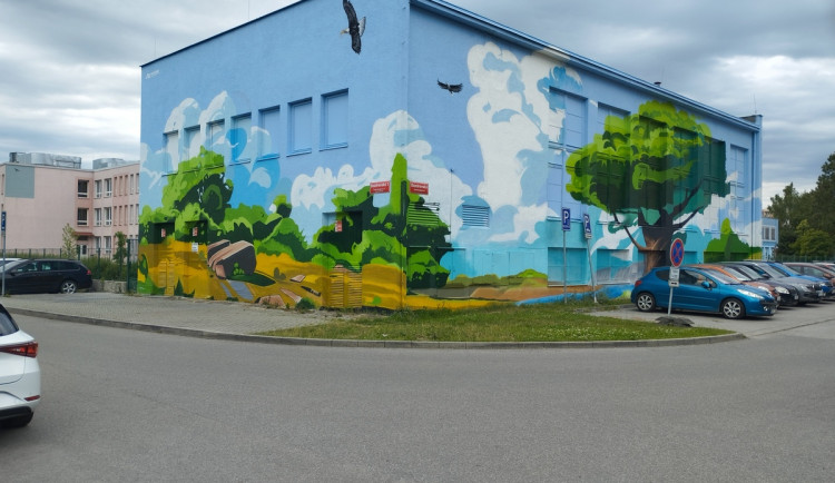 1749139326020 pohled od zastávky