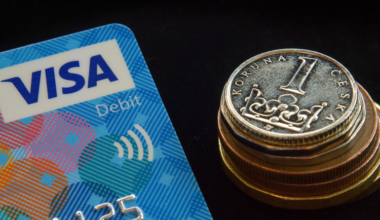 Česká ekonomika pokračuje v růstu, táhnou ji investice a spotřeba