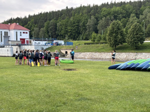 Vodácký zážitek bez stresu: loď i ubytování na jednom místě