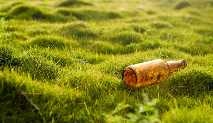 Jeden vyváděl v restauraci, druhý pil u metra. Oba skončili na pražské záchytce