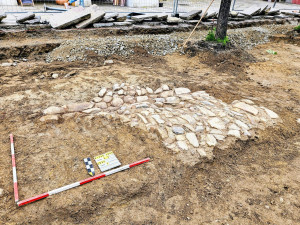 Archeologický nález přerušil opravy Jungmannovy ulice v Písku