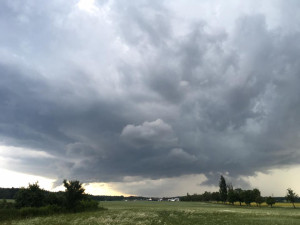 Silná bouřka zaměstnala hasiče.