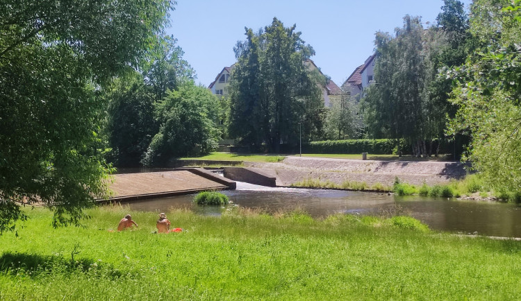 Dvacet let bez plavek. Nudisty u Velkého jezu dřív hlídala policie