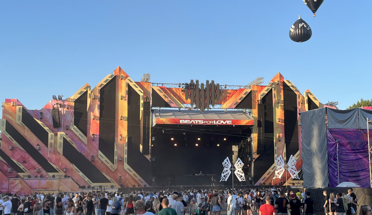 FOTO: Beats for Love. Drumy duní pod vyhaslými vysokými pecemi