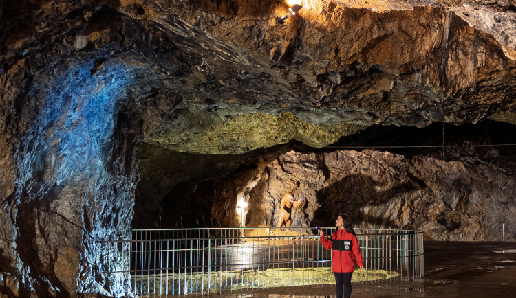 Jeskyně Výpustek má novou bezbariérovou trasu pro vozíčkáře, kočárky i malé děti