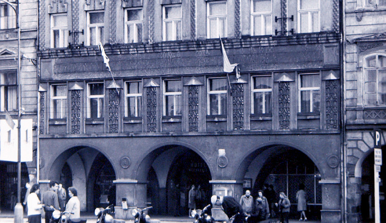 DRBNA HISTORIČKA: V hotel Slunce býval klub esperantistů, kabaret i nebezpečné houby