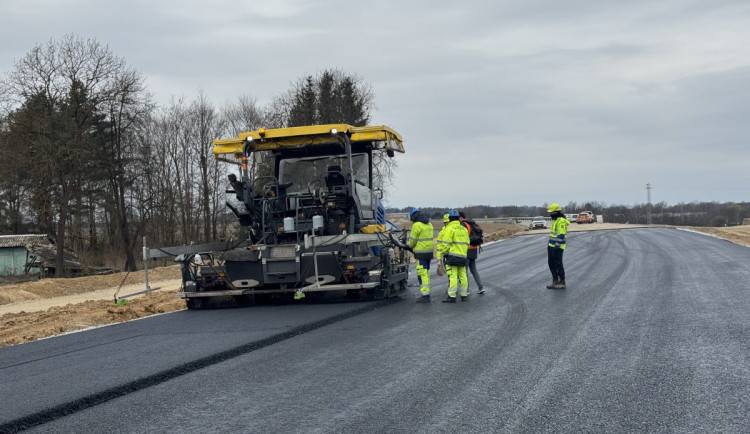 Jihočeský kraj chce upravit část silnice mezi Českými Budějovicemi a Trhovými Sviny
