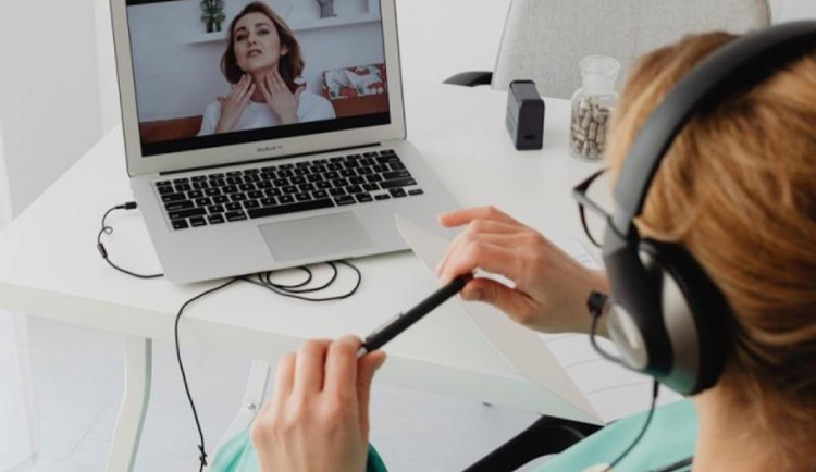 On-line pohotovost pomáhá i o prázdninách. Lidé mohou léky získat i v zahraničí