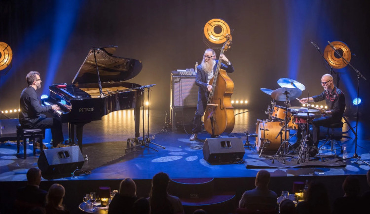 Hvězdou jazzového festivalu v Budějcích je pianista a skladatel Neil Cowley. Doprovázel i Adele