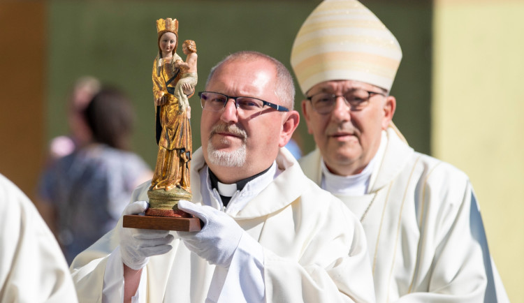 Z Hejnic odchází oblíbený kněz Pavel Andrš. Bude studovat právo v Římě