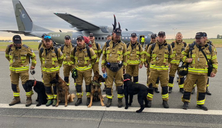 Na pomoc povodněmi zasaženému Texasu vyrazil i kynolog hasičů Libereckého kraje
