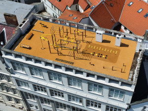 Posilovna na střeše. Bigy v září otevře workoutové hřiště pro studenty