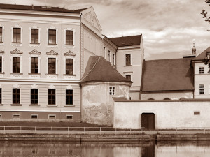 DRBNA HISTORIČKA: Jak se měnilo gymnázium v České ulici