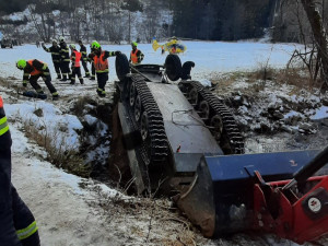 Řidič obrněného vozidla čelí obvinění. Tragická nehoda u Horního Dvořiště měla dvě oběti