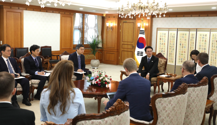 Vlček jednal v Soulu s premiérem. Korea potvrdila podporu Dukovan i další spolupráce