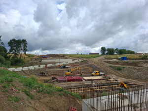 Stavbě dálnice nepřeje počasí. I tak jdou ale práce podle hamornogramu