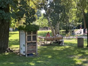 Město rozšířilo relaxační zónu u Maláku. Opravilo loděnici a přidalo vodní prvky