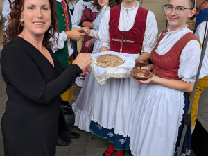 Oslavy 200 let od založení koněspřežky. Dorazilo Pendolino i historická lokomotiva Všudybylka