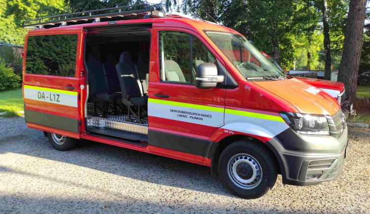 Dobrovolní hasiči z Pilínkova mají nové auto, nahradilo původní 30 let staré