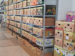 Sklad pro pěstouny v Českých Budějovicích přijímá věci pro děti do 18 let