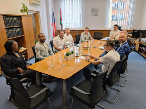 Dynamo nemůže být přestupní stanicí zahraničních hráčů, zní z radnice po prvních jednáních