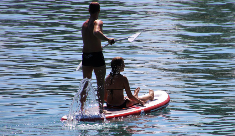 V polovině týdne se vrátí letní počasí, o víkendu budou až třicítky
